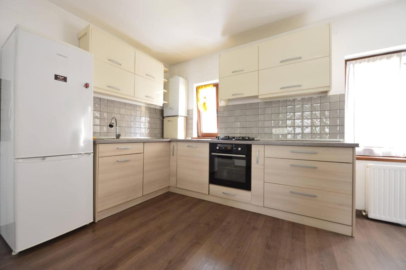 Apartament Astra Bn70 Apartment Brasov Luaran gambar